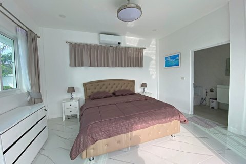 Chalet de 7 dormitorios en Hua Hin, Tailandia № 168339 - foto 29