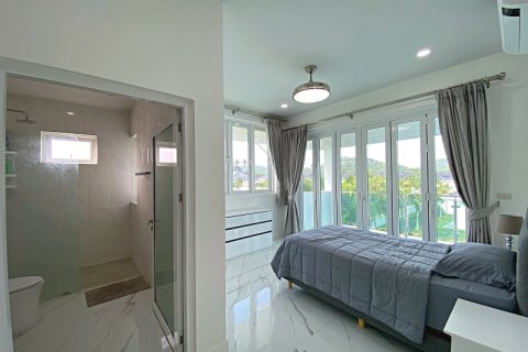 Chalet de 7 dormitorios en Hua Hin, Tailandia № 168339 - foto 21