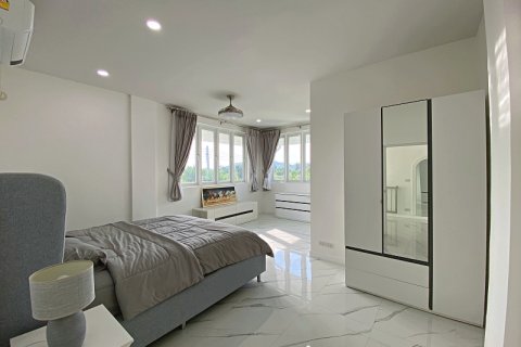 Chalet de 7 dormitorios en Hua Hin, Tailandia № 168339 - foto 24