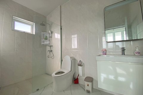 Chalet de 7 dormitorios en Hua Hin, Tailandia № 168339 - foto 22