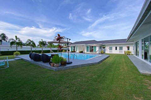 Chalet de 7 dormitorios en Hua Hin, Tailandia № 168339 - foto 2