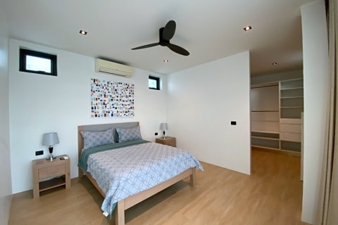 Chalet de 4 dormitorios en Hua Hin, Tailandia № 168343 - foto 28