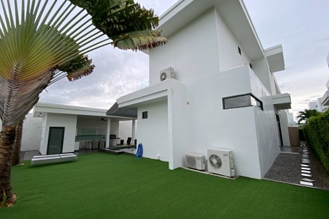 Chalet de 4 dormitorios en Hua Hin, Tailandia № 168343 - foto 5