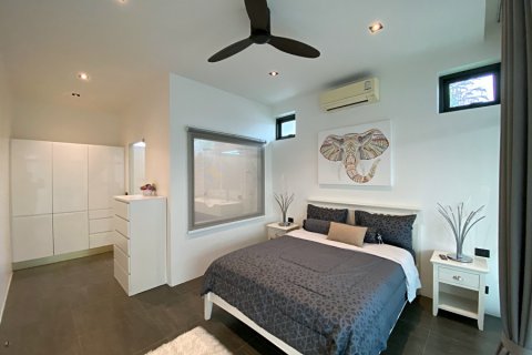 Chalet de 4 dormitorios en Hua Hin, Tailandia № 168343 - foto 15