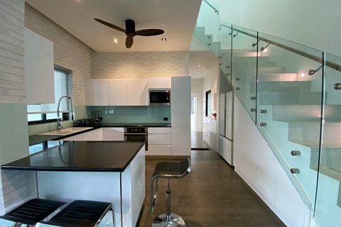 Chalet de 4 dormitorios en Hua Hin, Tailandia № 168343 - foto 12