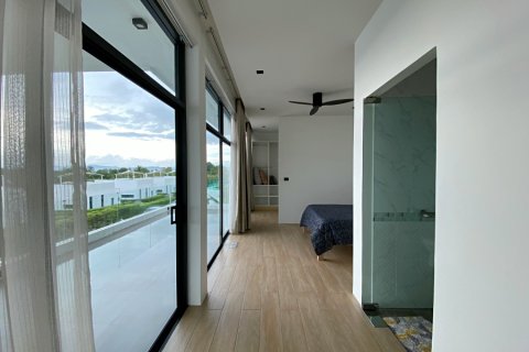Chalet de 4 dormitorios en Hua Hin, Tailandia № 168343 - foto 23