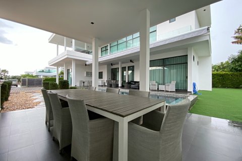 Chalet de 4 dormitorios en Hua Hin, Tailandia № 168343 - foto 3