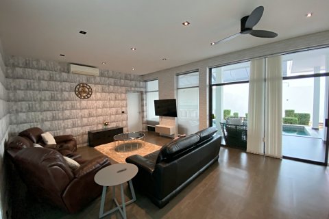 Chalet de 4 dormitorios en Hua Hin, Tailandia № 168343 - foto 8