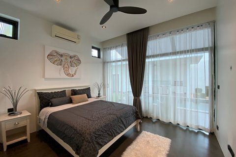 Chalet de 4 dormitorios en Hua Hin, Tailandia № 168343 - foto 14