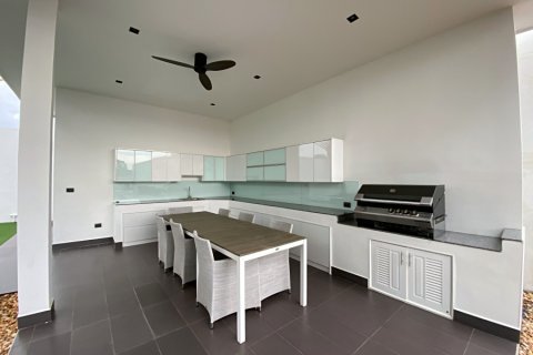 Chalet de 4 dormitorios en Hua Hin, Tailandia № 168343 - foto 4