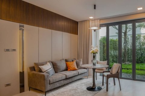Casa de 4 dormitorios en Bangkok, Tailandia № 180497 - foto 11