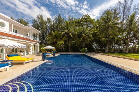 Casa de 6 dormitorios en Phang Nga, Tailandia № 180494 - foto 11