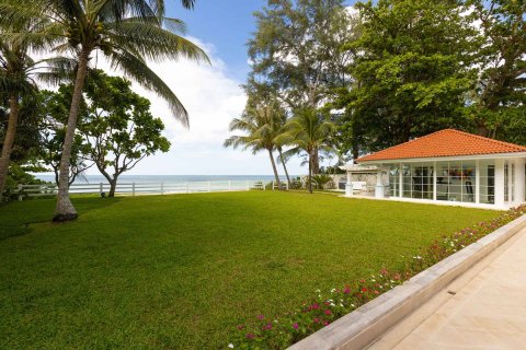 Casa de 6 dormitorios en Phang Nga, Tailandia № 180494 - foto 8
