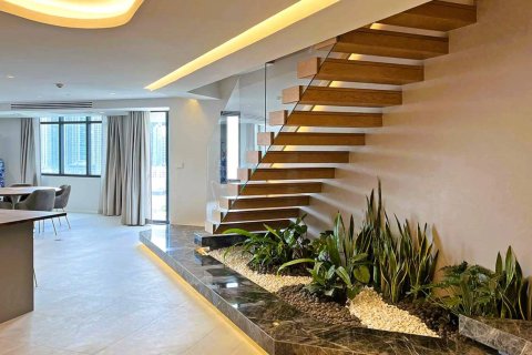 Ático de 3 dormitorios en Bangkok, Tailandia № 180495 - foto 6