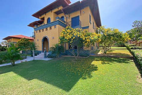Villa in Hua Hin, Thailand 4 Schlafzimmer № 168291 - Foto 9
