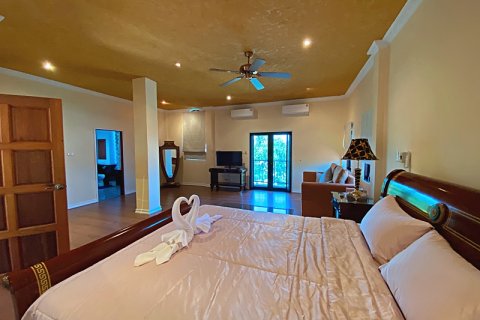 Villa in Hua Hin, Thailand 4 Schlafzimmer № 168291 - Foto 28
