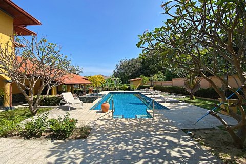 Villa in Hua Hin, Thailand 4 Schlafzimmer № 168291 - Foto 2