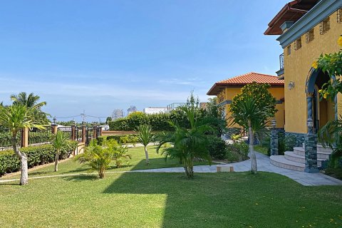 Villa in Hua Hin, Thailand 4 Schlafzimmer № 168291 - Foto 10