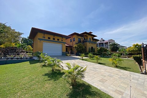 Villa in Hua Hin, Thailand 4 Schlafzimmer № 168291 - Foto 12