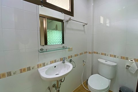Chalet de 4 dormitorios en Hua Hin, Tailandia № 168327 - foto 19