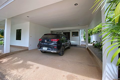 Chalet de 4 dormitorios en Hua Hin, Tailandia № 168327 - foto 9