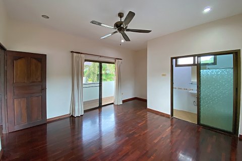 Chalet de 4 dormitorios en Hua Hin, Tailandia № 168327 - foto 20