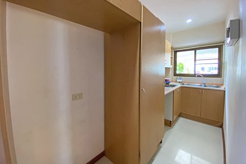 Chalet de 4 dormitorios en Hua Hin, Tailandia № 168327 - foto 11
