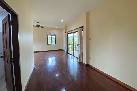 Chalet de 4 dormitorios en Hua Hin, Tailandia № 168327 - foto 22