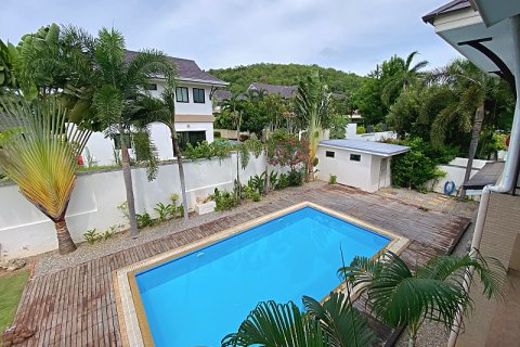 Chalet de 4 dormitorios en Hua Hin, Tailandia № 168327 - foto 30