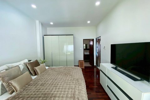 Chalet de 3 dormitorios en Hua Hin, Tailandia № 168293 - foto 19