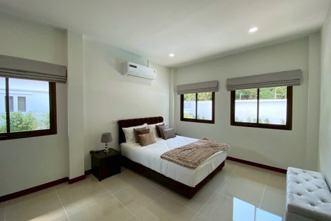 Chalet de 3 dormitorios en Hua Hin, Tailandia № 168293 - foto 16