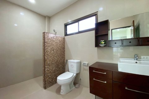 Chalet de 3 dormitorios en Hua Hin, Tailandia № 168293 - foto 21