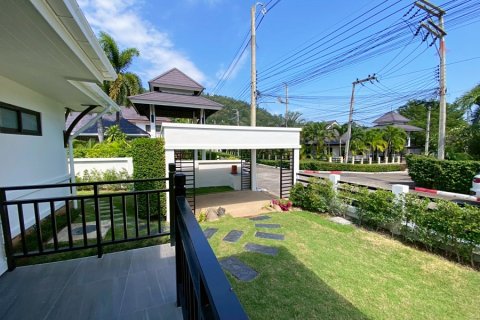 Chalet de 3 dormitorios en Hua Hin, Tailandia № 168293 - foto 25