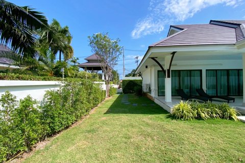 Chalet de 3 dormitorios en Hua Hin, Tailandia № 168293 - foto 22
