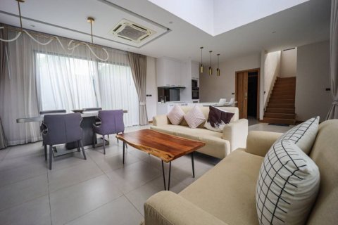 Chalet de 3 dormitorios en Pattaya, Tailandia № 114122 - foto 6
