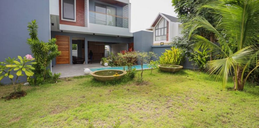 Chalet de 3 dormitorios en Pattaya, Tailandia № 114122