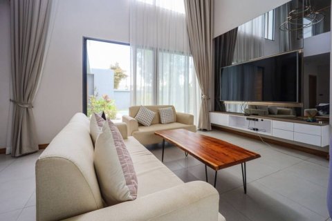 Chalet de 3 dormitorios en Pattaya, Tailandia № 114122 - foto 5