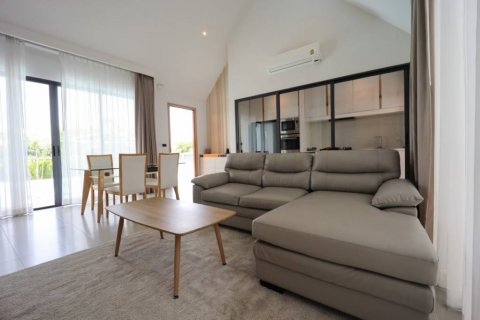 Chalet de 4 dormitorios en Pattaya, Tailandia № 114123 - foto 7
