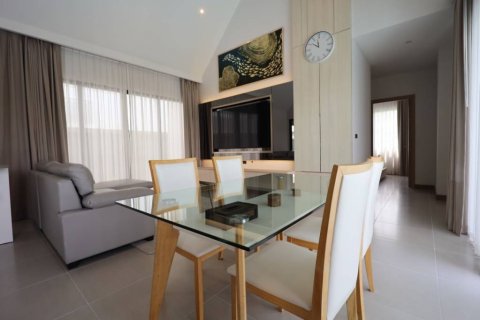 Chalet de 4 dormitorios en Pattaya, Tailandia № 114123 - foto 5