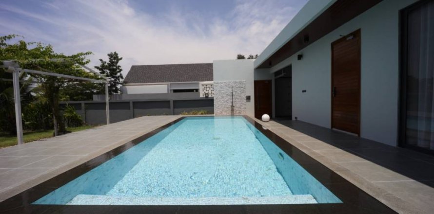 Chalet de 4 dormitorios en Pattaya, Tailandia № 114123