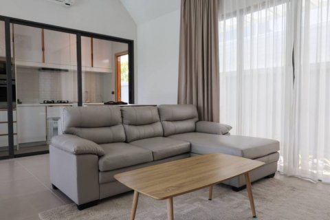 Chalet de 4 dormitorios en Pattaya, Tailandia № 114123 - foto 4