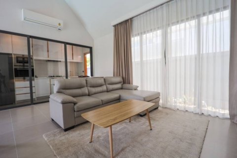 Chalet de 4 dormitorios en Pattaya, Tailandia № 114123 - foto 6