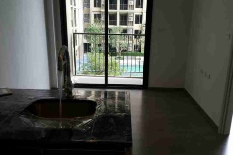 Condominio de 1 dormitorio en Thonburi, Bangkok, Tailandia № 183109 - foto 4