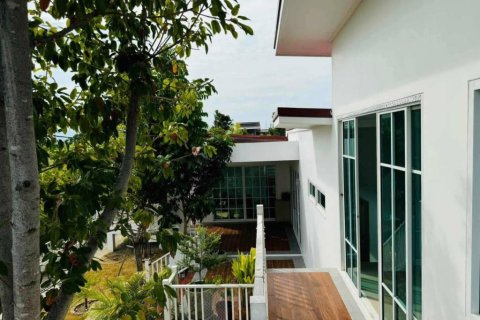 Chalet de 4 dormitorios en Hua Hin, Tailandia № 152348 - foto 7