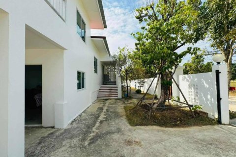 Chalet de 4 dormitorios en Hua Hin, Tailandia № 152348 - foto 4
