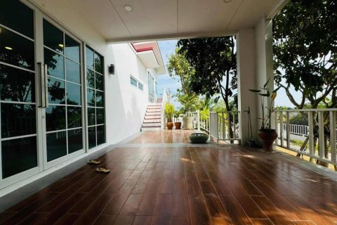 Chalet de 4 dormitorios en Hua Hin, Tailandia № 152348 - foto 8