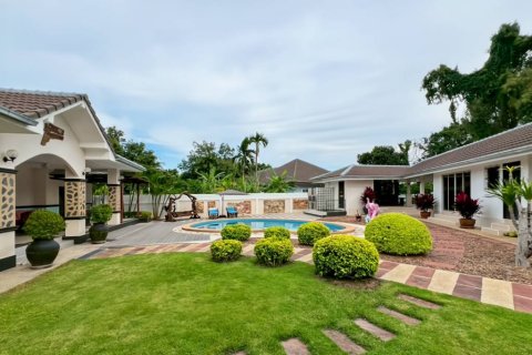 Chalet de 3 dormitorios en Cha-am, Tailandia № 152350 - foto 2