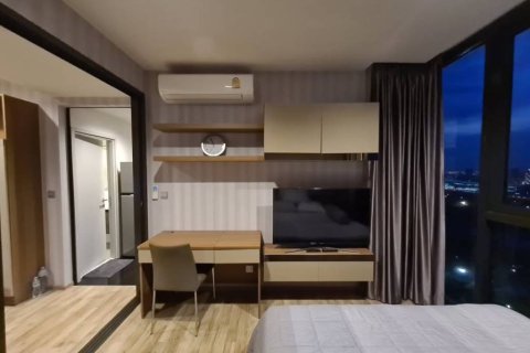 Condominio de 1 dormitorio en Chatuchak, Bangkok, Tailandia № 152345 - foto 2