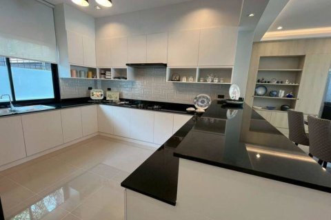 Chalet de 3 dormitorios en Pattaya, Tailandia № 152347 - foto 7