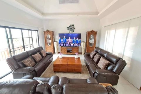 Chalet de 3 dormitorios en Sattahip, Tailandia № 152349 - foto 4